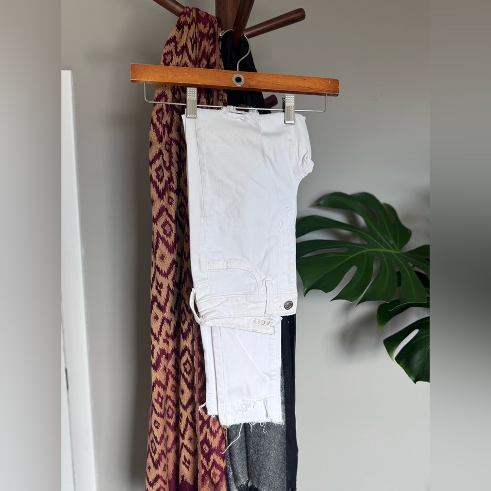 American Eagle Outfitters White Jeans